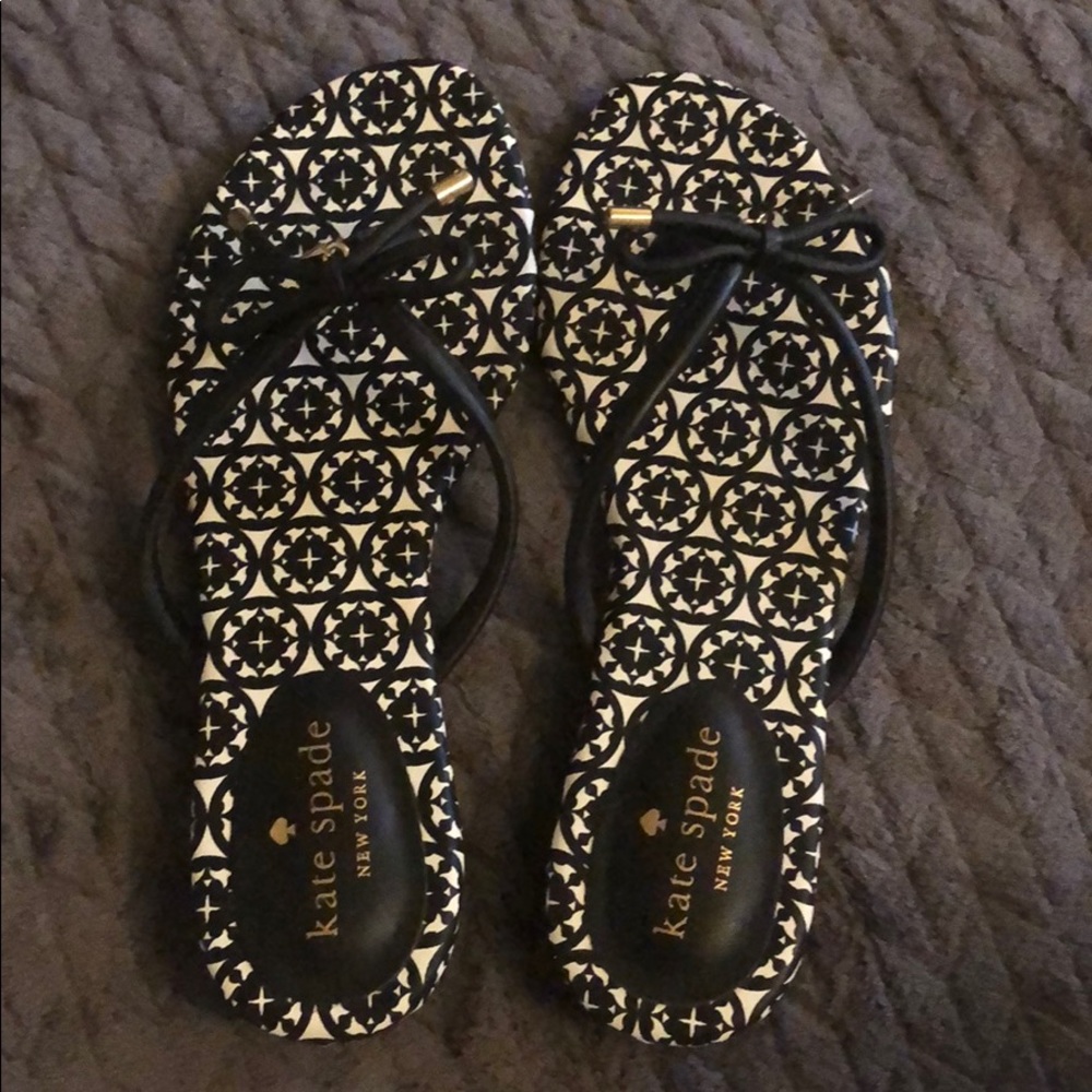 Bow tie sandals